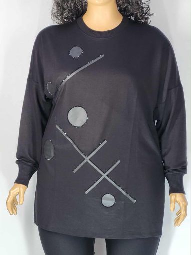 Дамска макси блуза в големи размери тънка вата  черна с интересна апликация   01 01530