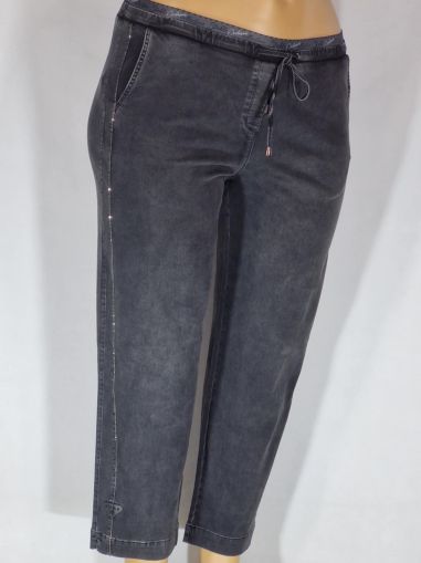 Дамски макси спортни  еластични дънки в големи размери  тънки с връзки и кант камъни в  сиво    02 00567