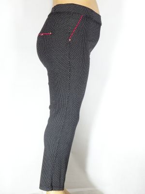 Дамски макси летен еластичен панталон в супер големи размери в черно на бели нежни щампи 03 00400