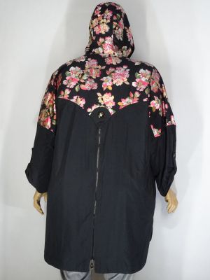 Дамски макси пролетно-летен шлифер тип ветровка в  големи размери от промазана материя с хастар и качулка в черно  06 00199
