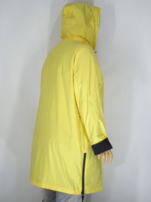 Дамски макси пролетно-летен шлифер тип ветровка в  големи размери от промазана материя с хастар и сваляща се качулка в жълто  06 00200