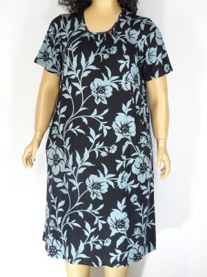 Дамска макси рокля от щампирано трико с къс ръкав в големи размери с джобове и набор по бието 05 00271