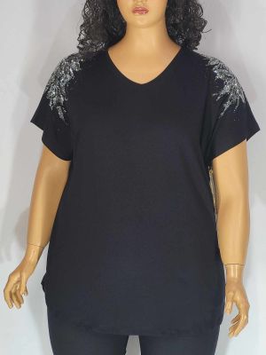 Дамска макси блуза в големи размери от  трико с щампа от камъчета на раменете и шпиц деколте  01 01401