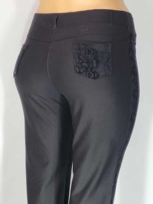 Дамски макси много еластичен плътен панталон в големи размери с интересна щампа в предната част на крачола в черно  03 00550