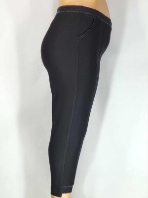 Дамски макси  еластичен  спортно елегантен панталон в големи размери с  кант отпред и ластик на маншета ,широк ластик в черно   03 00556