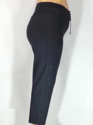 Дамски макси плътни еластични дънки в големи размери с бродерия цветя и камъни в черно 02 00556