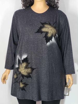 Дамски макси разкроен блузон в големи размери с щампа и камъчета от кашмирено трико в  сиво   01 01521