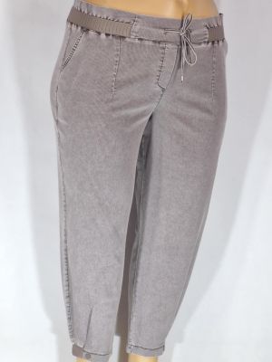 Дамски макси тънък  спортно елегантен панталон в големи размери с   широк ластик и връзки на колана и ластик и капси на крачолите в бежаво рае  03 00564