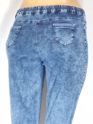 Дамски макси дънки в големи размери с  интересна бродерия в синьо 02 00572