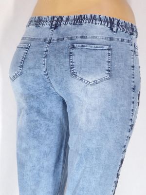 Дамски макси дънки в големи размери с  интересна щампа цветя и камъни с кръпки в синьо 02 00574