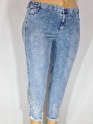 Дамски макси дънки в големи размери с  интересна бродерия и камъни  в синьо 02 00575