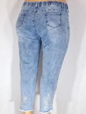 Дамски макси дънки в големи размери с  интересна бродерия и камъни  в синьо 02 00575