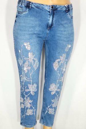 Дамски макси дънки в големи размери с  интересна щампа цветя и камъни в синьо 02 00580