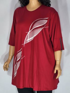 Дамски макси разкроен блузон в супер големи размери с щампа във винено 10 00128
