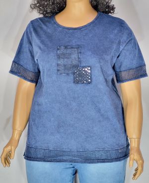 Дамска макси  блуза варен памук с  къс ръкав  в големи размери с нежна апликация и мрежа в синьо 10 00130