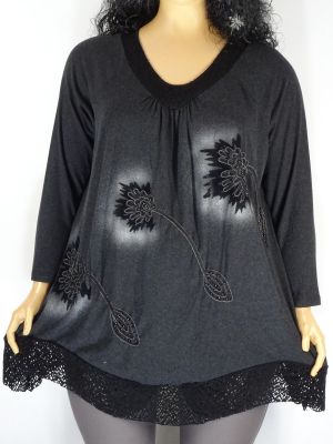 Дамска макси блуза в големи размери от кашмирен плат с апликация и дантела 01 00972