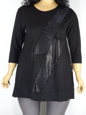 Дамска макси блуза в големи размери от финно трико с щампа и камъчета 01 00979