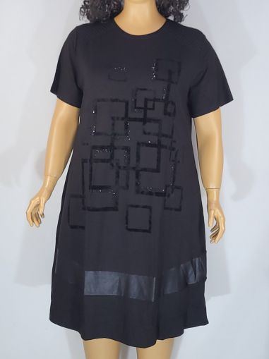 Дамска макси рокля в големи размери с интересна апликация и камъчета 05 00327